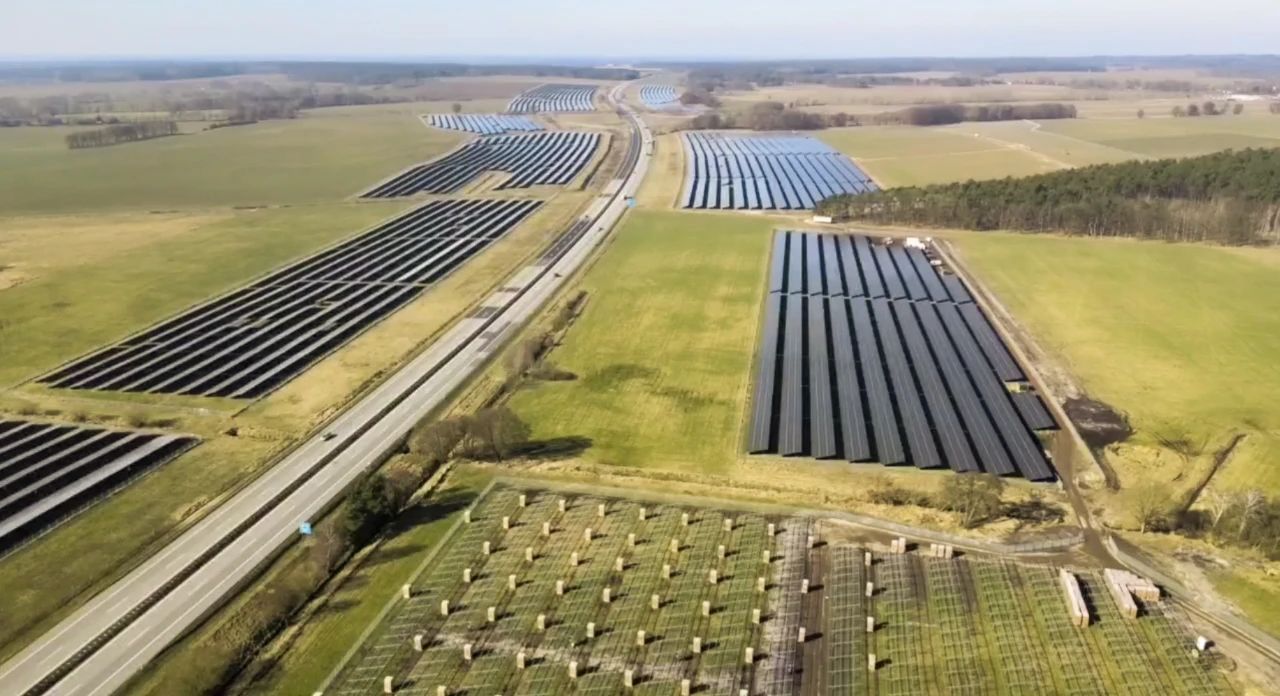 2121非凡光伏70MW异质结组件闪灼欧洲，全球化战术迈入新纪元